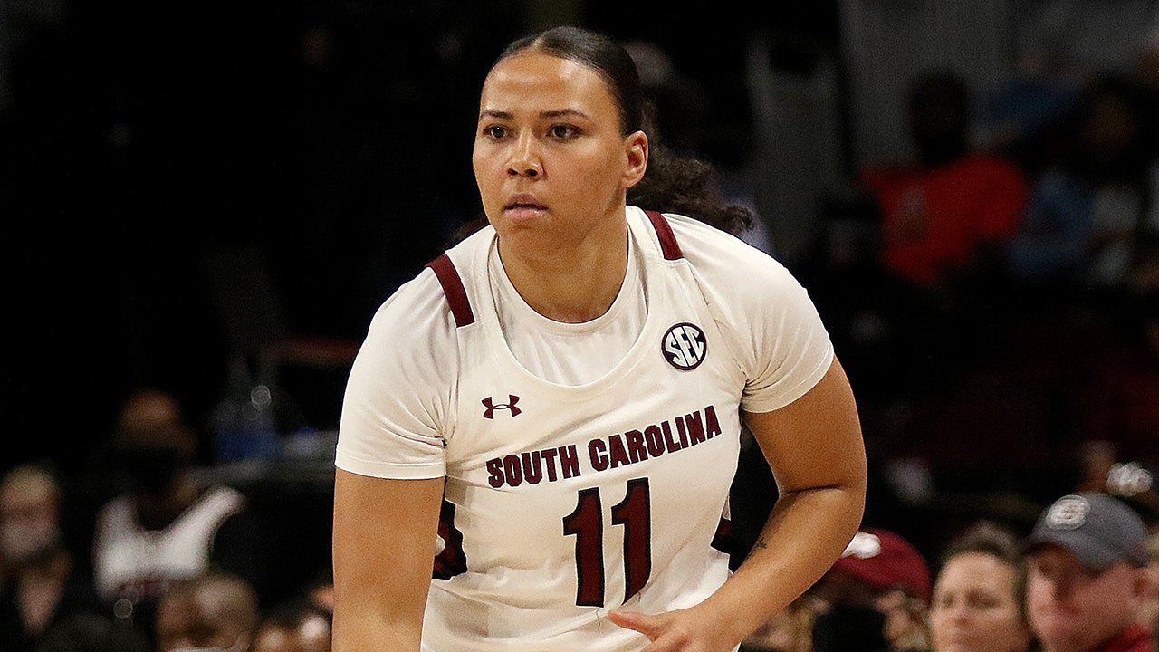 destiny-littleton-dribbles-south-carolina.jpg
