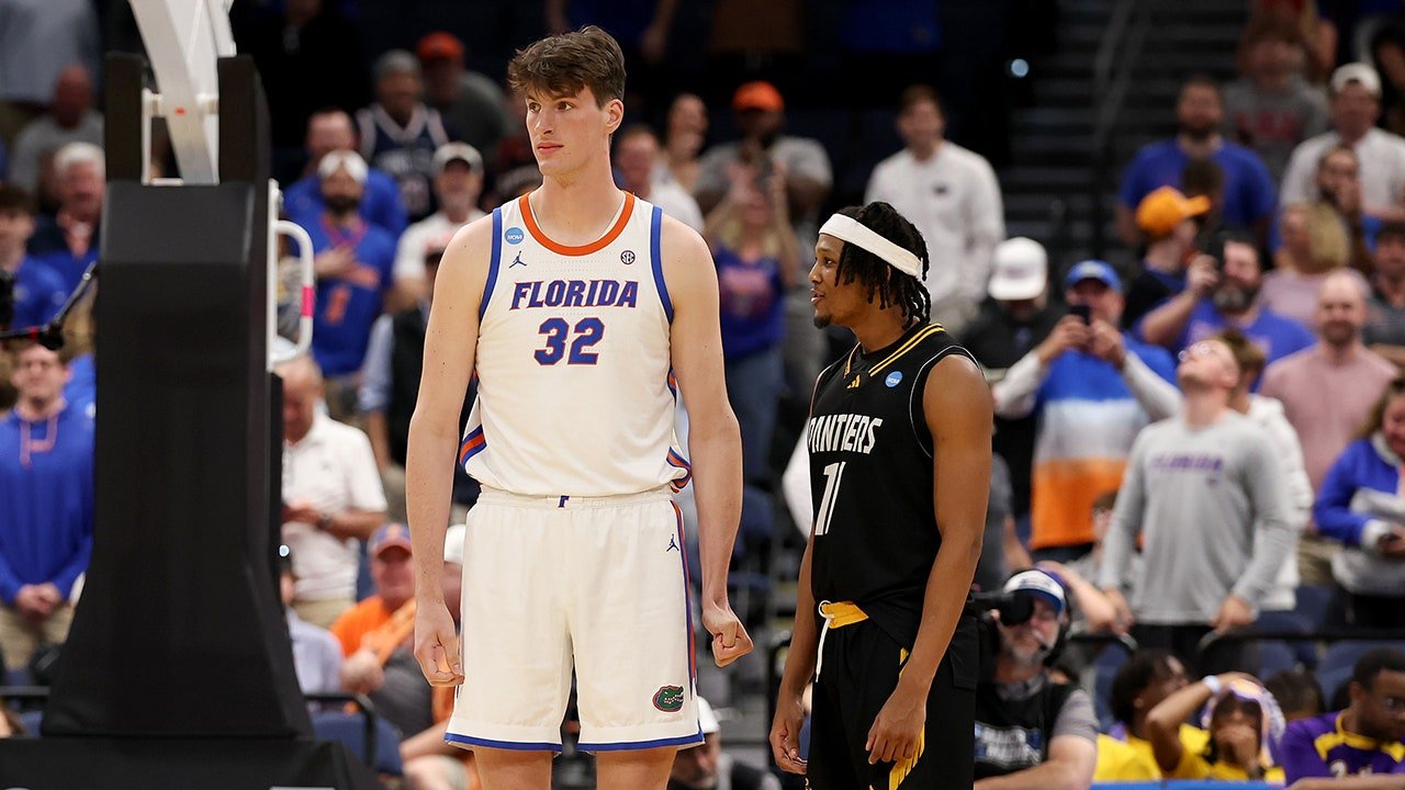 florida-olivier-rioux-towers-over-opponent.jpg