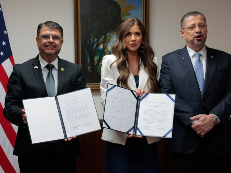 Costa Rica to accept 25 deportees per week under Trump deportation effort | Donald Trump News