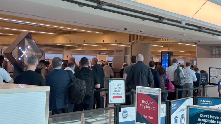 TSA agent says morale is suffering as officers work without pay during DHS shutdown