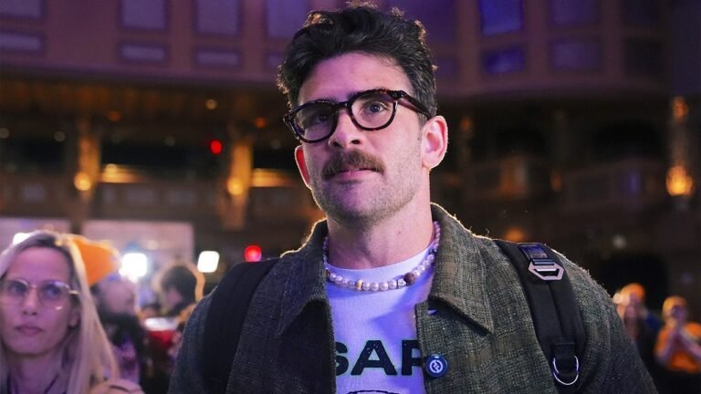 Hasan Piker stays in 5-star Cuba hotel while island faces blackouts