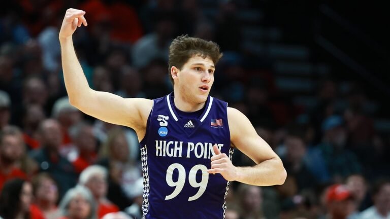 High Point stuns Wisconsin in first upset of March Madness