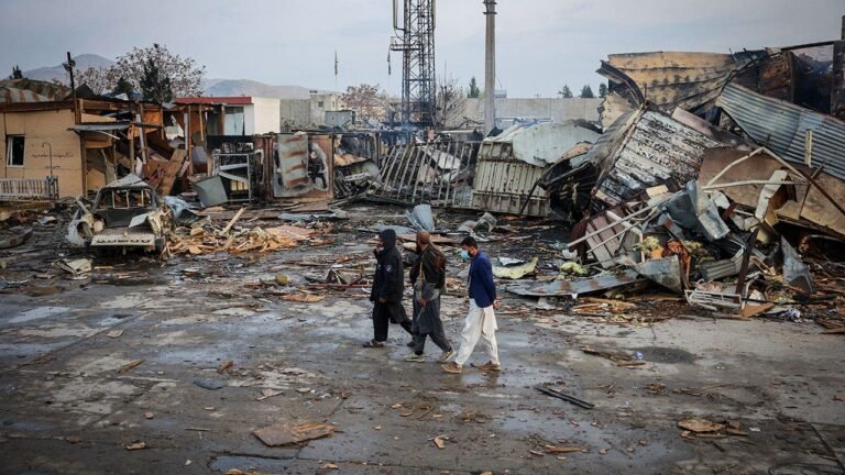 Airstrike on Afghanistan hospital kills 400, Taliban claimes
