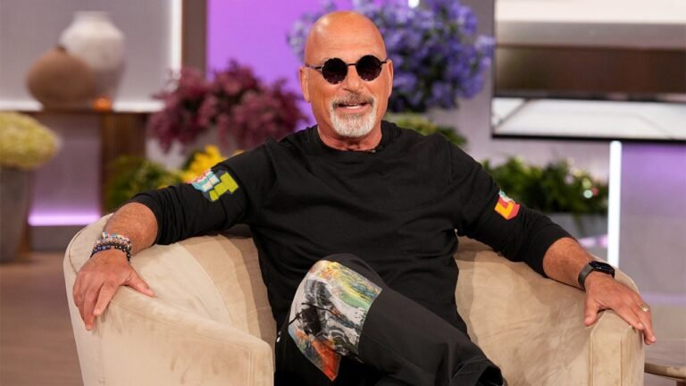 Howie Mandel posts Instagram apology to Kelly Ripa after awkward moment