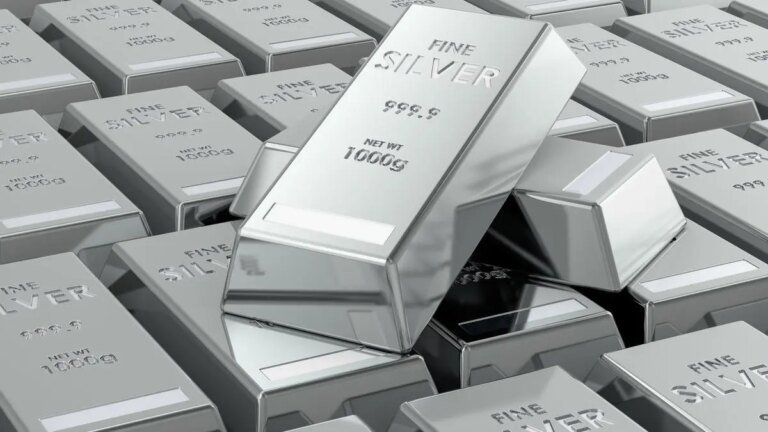 Silver breaks down as risk-off wave drags metals lower