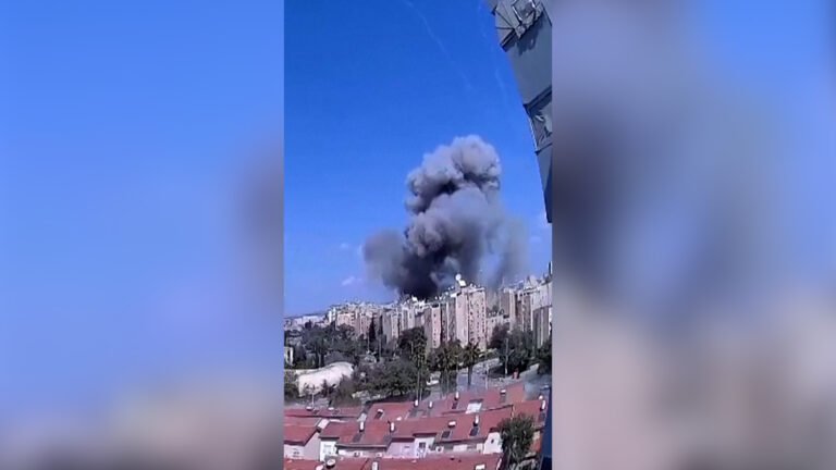 Video shows Iranian missile strike hit Beersheba, Israel | Newsfeed