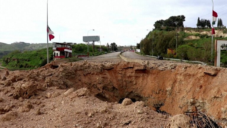 Israeli strike on Lebanon bridge raises fears of ground invasion | Israel attacks Lebanon News