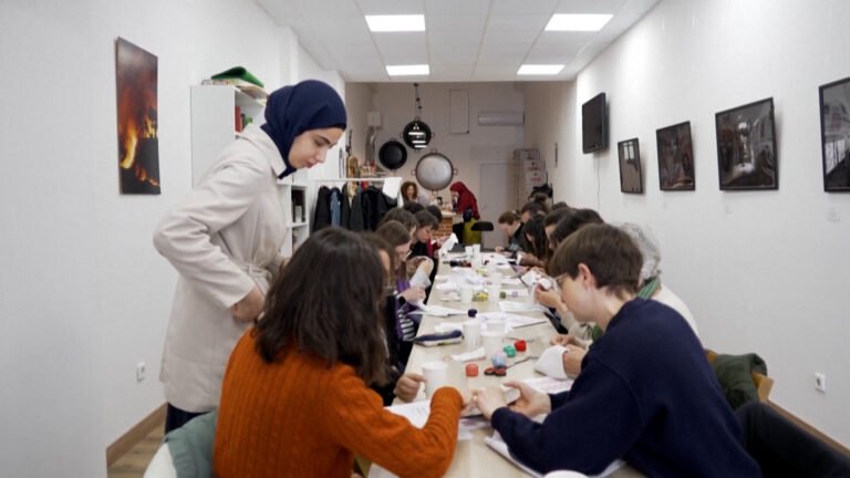 Tatreez in Madrid: Stitching culture and resistance | Newsfeed