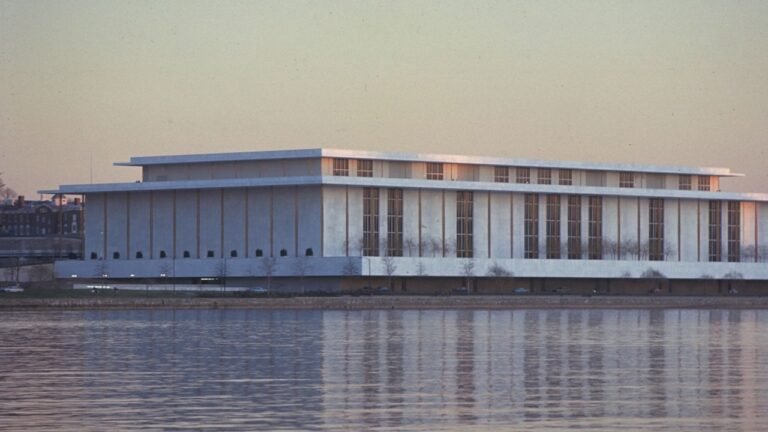Trump Kennedy Center board votes to close facility for $257M renovation