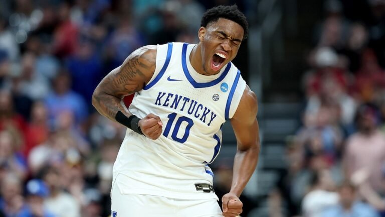 Only 224 perfect March Madness brackets remain after first round
