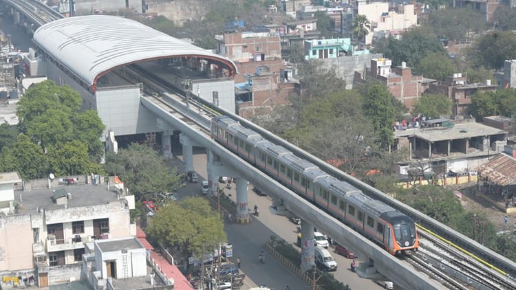 Delhi: When will Metro, Bus and Namo Bharat run on Holi? Timings will remain changed, Railways will run special trains – Holi Ke Din Kab Chalegi Delhi Metro Buses Namo Bharat Express Railways Run Special Trains