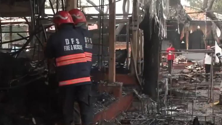 Delhi Fire: Fire broke out in Delhi’s Nature Market, firefighters brought it under control; 40 shops gutted – Fire Breaks Out In Delhi’s Neechar Bazaar, Several Shops Gutted