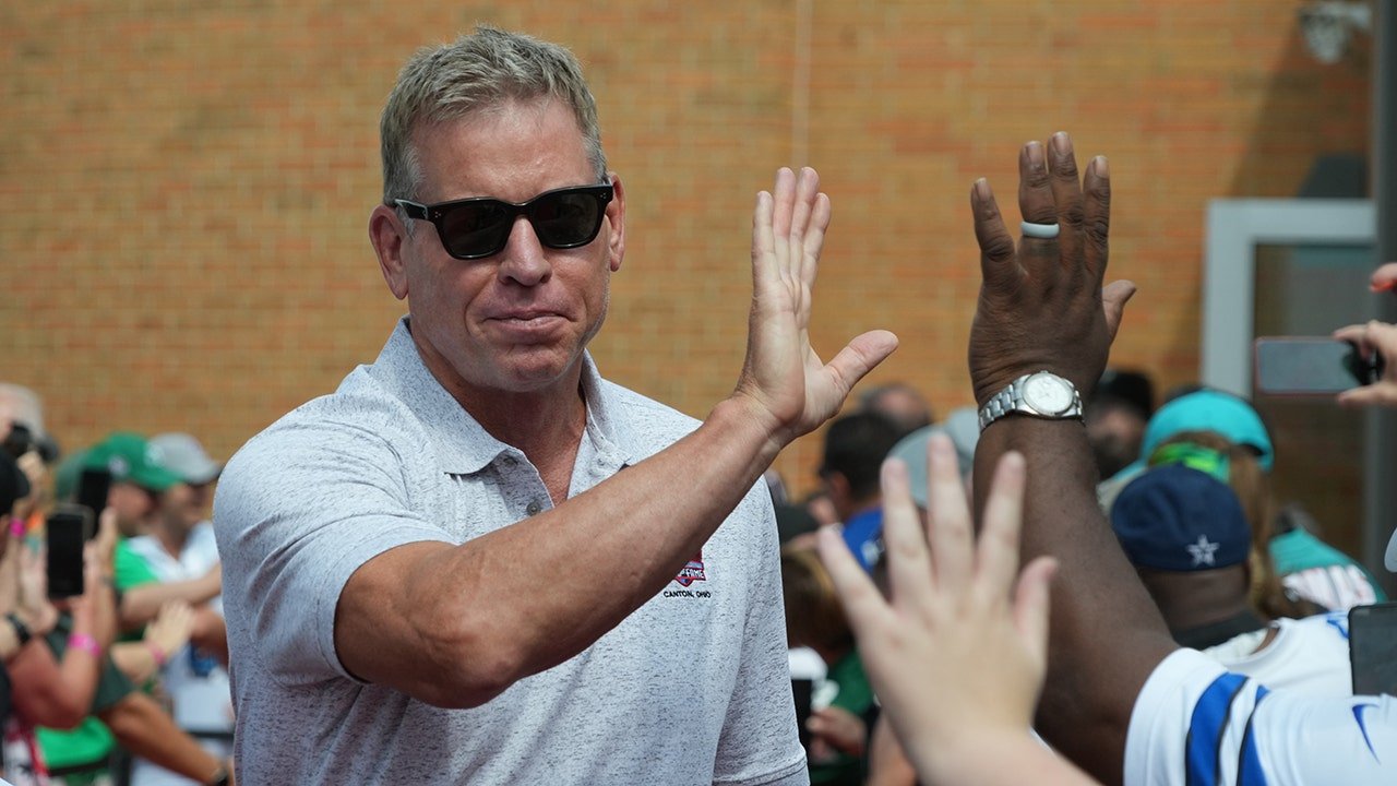 nfl-troy-aikman-031526-1.jpg