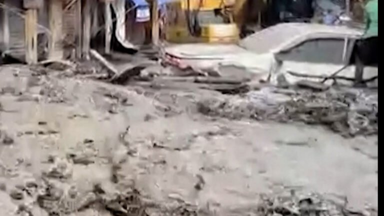 Southern Peru flooded after torrential rain | Floods
