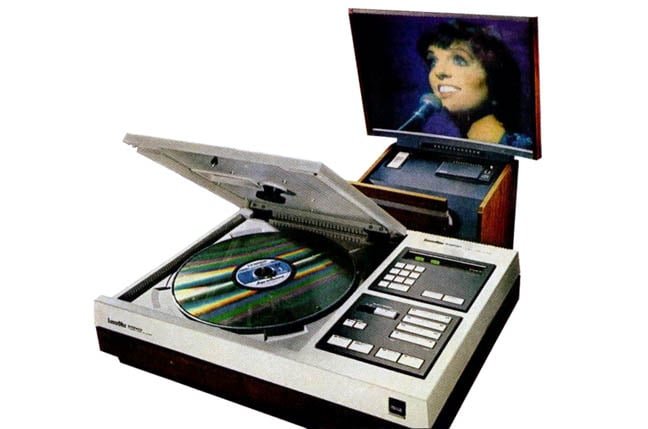 Retro tech fan views LaserDisc movie data with a microscope • The Register