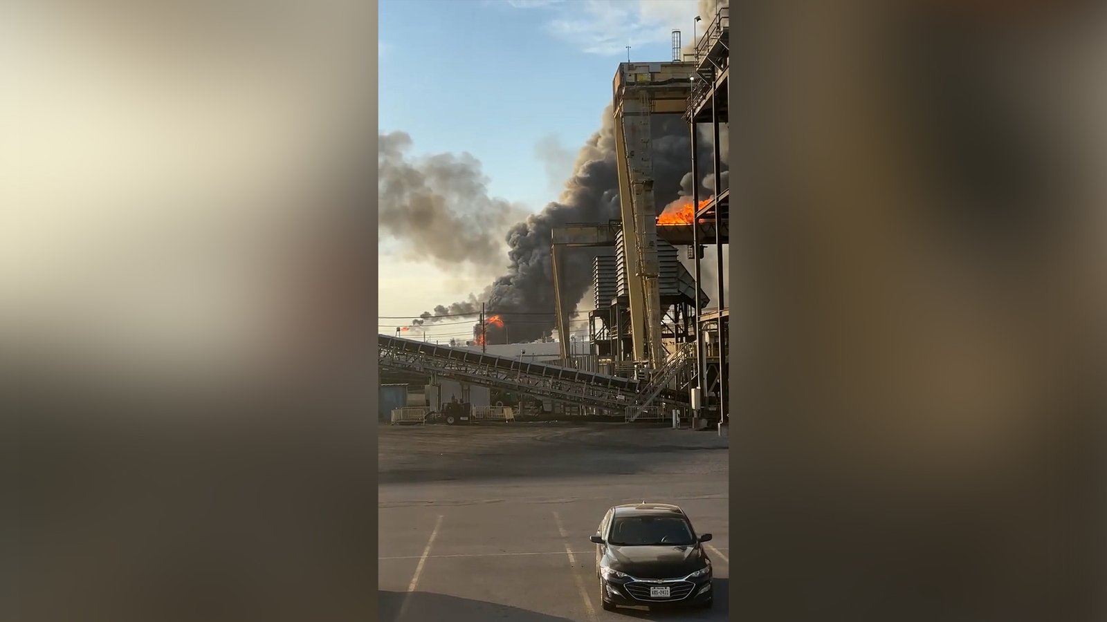 port_arthur_valero_oil_refinery_fire_texas-1774317007.jpg