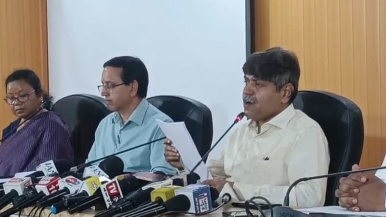 Uttarakhand: Economic survey continues, GSDP increased one and a half times in four years, Principal Secretary held press conference – Uttarakhand Economic Survey Press Conference Of Principal Secretary Regarding Economic Survey Of Uttarakhand