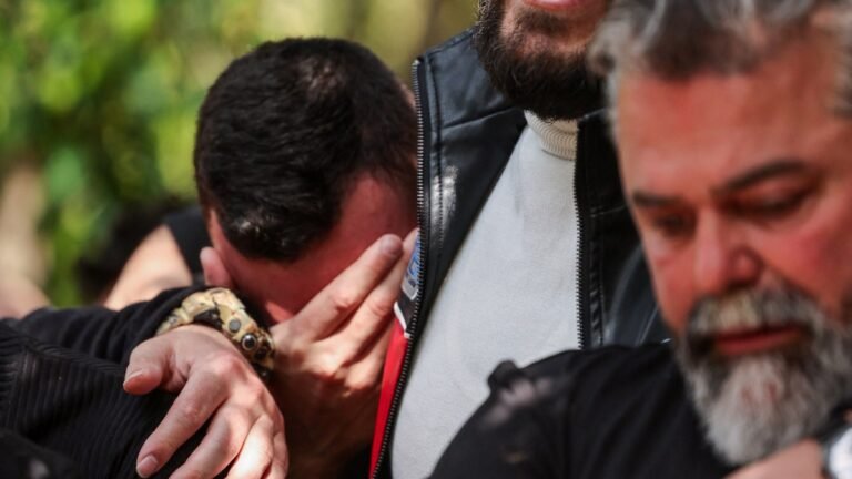 Death toll surpasses 1,000 in Lebanon as Israeli bombardment continues | Israel attacks Lebanon News