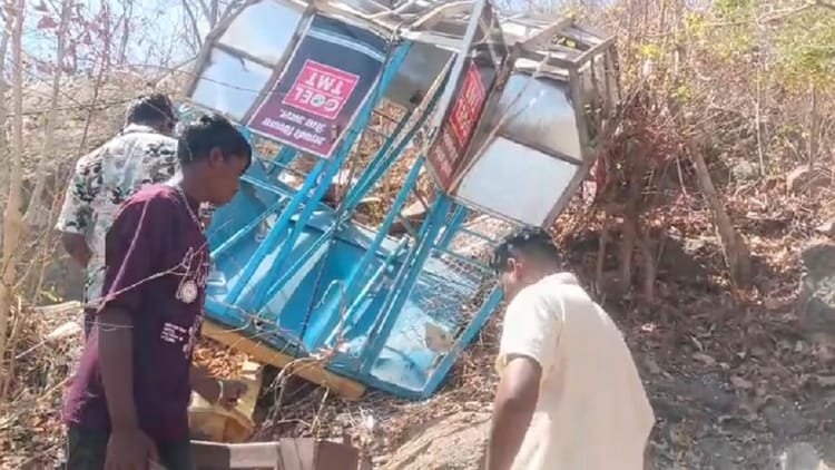 Accident on the hill of Khallari Mata temple: Ropeway of devotees returning after darshan broke, 8 people injured; Death of a woman – Ropeway Carrying Devotees Returning From A Visit To The Khallari Mata Temple Snapped