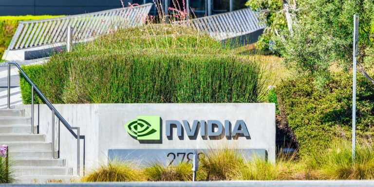 Storage vendors orbit the Nvidia sun at GTC • The Register