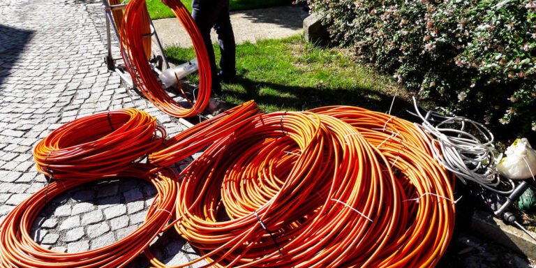Ofcom sees no need for change in next phase of fiber rollout • The Register