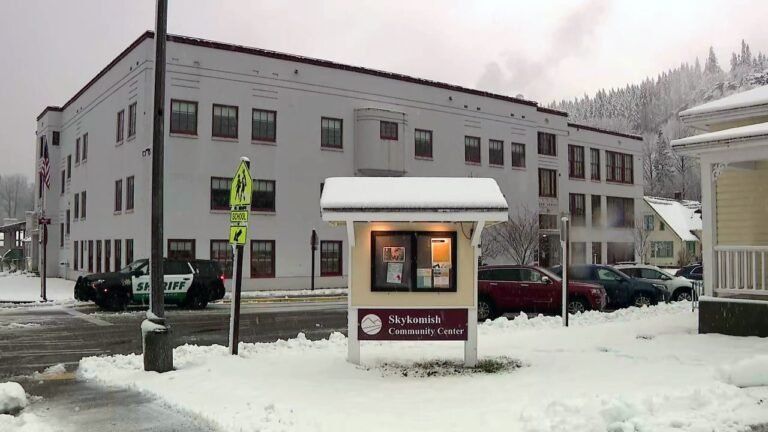 PE teacher arrested for allegedly sexually abusing student at Washington school