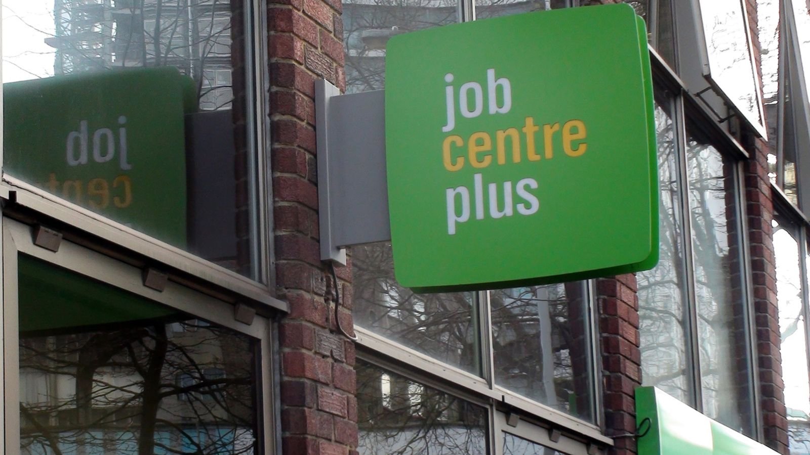 skynews-job-centre-plus-job-centre_7103533.jpg