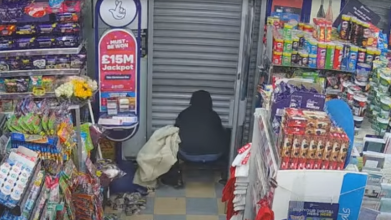 ‘Incredibly brave’ man traps armed robber inside shop he tried to raid | News UK Video News