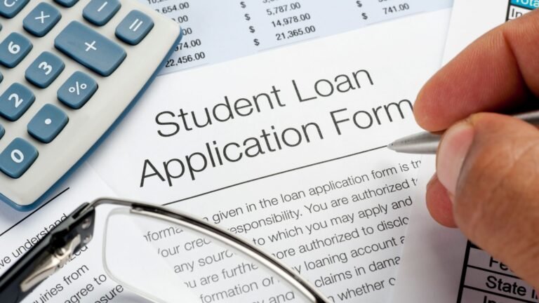 MPs launch investigation into student loans system
