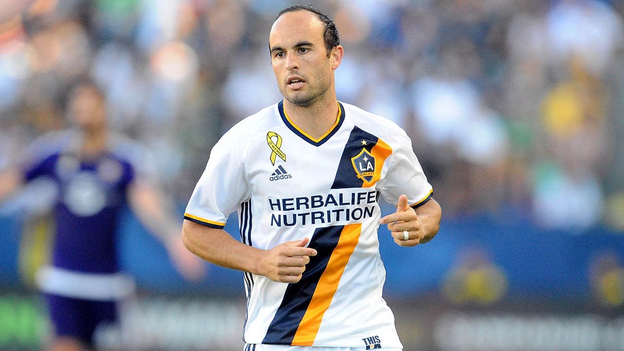 soccer-landon-donovan-032326-2.jpg