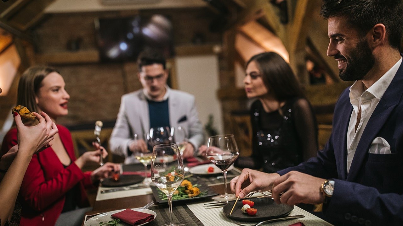 steak-house-dress-code-debate.jpg