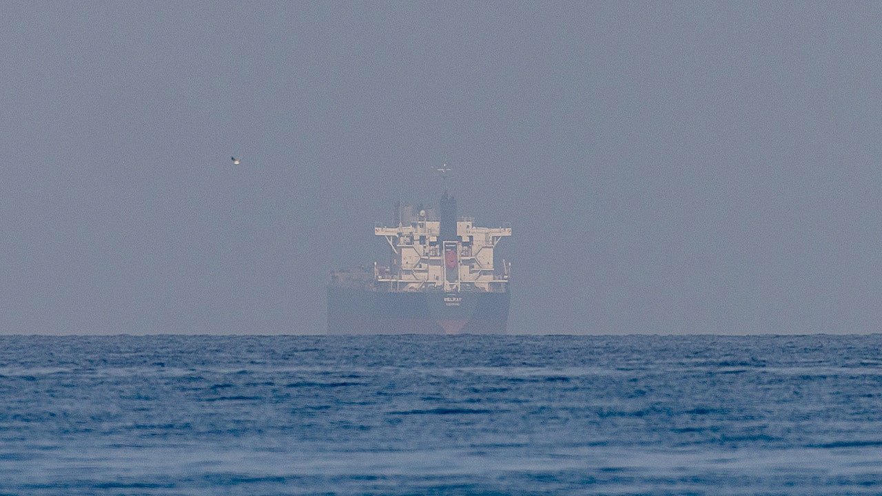 strait-hormuz-tanker.jpg