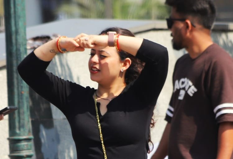 Started sweating: Heat is breaking records in Delhi in March itself, Saturday was the hottest day of the season – Delhi’s Heatwave Breaks Records In Early March Temperatures Reaching Over 35 Degrees Celsius