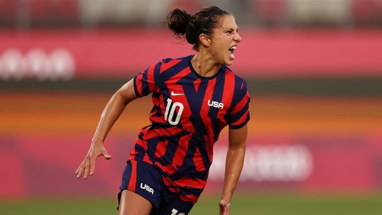 Olympic gold medalist Carli Lloyd backs Alexi Lalas over political criticism