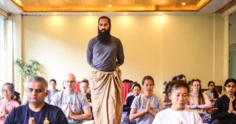 Not only Indians but also foreigners are coming here, something special happened in Akshar Yoga Centre, know why it is so famous!