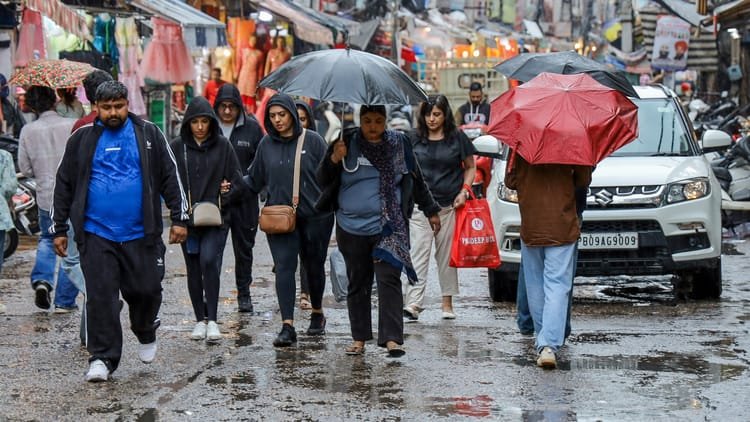 Weather: The weather took a sudden turn, the cold increased due to snowfall on the mountains; Alert of rain with strong wind for next 48 hours – India Weather Updates Western Disturbance Rain Snowfall Up Punjab Haryana Forecast Imd Alert