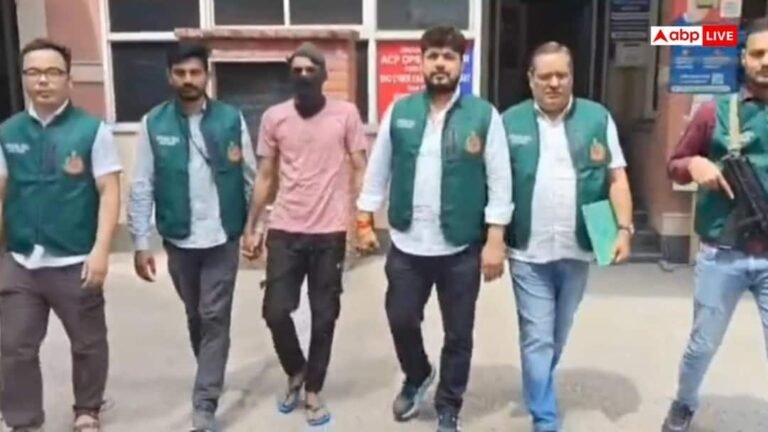 Sensational murder case revealed in Delhi, after kidnapping the body was murdered and cut into pieces.