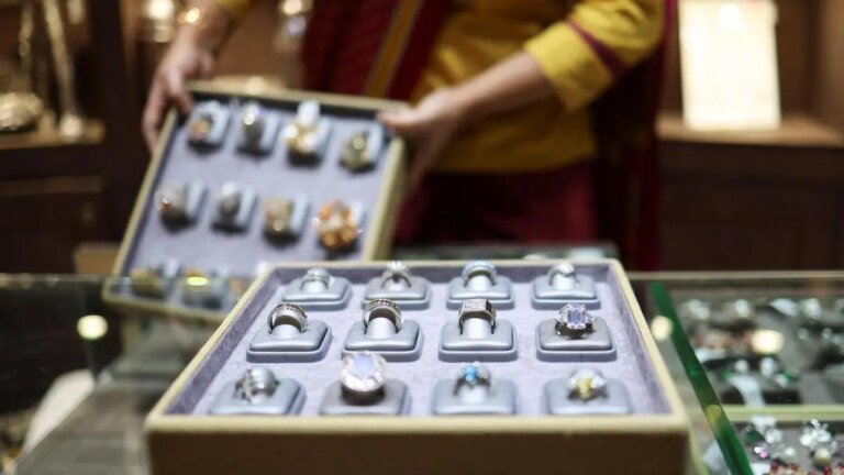 India’s gems and jewelery exports plunge 35% in March on weak demand