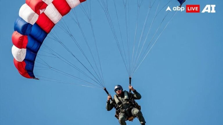 What methods of rescue do American pilots have if a jet falls in enemy territory? Know about the training.