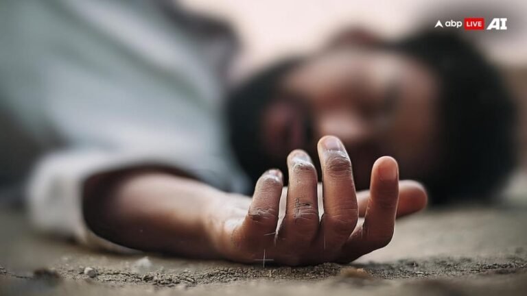 Firozabad News: Dead body of a young man found hanging from a tree, wife’s lover accused of murder, huge uproar