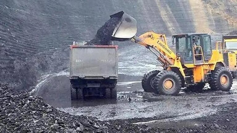 Coal India shares surge 4% after Q4 earnings beat
