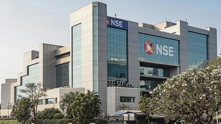 IT rout and crude surge drag Nifty to third straight loss