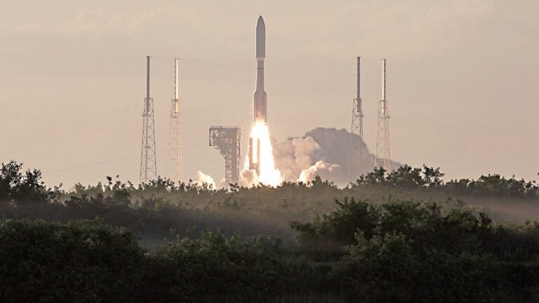 Amazon’s $11.57B Globalstar acquisition takes direct aim at Starlink