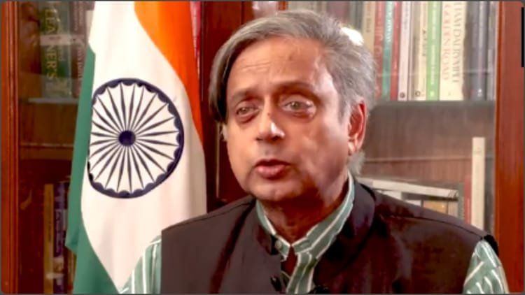 Kerala Elections: Tharoor’s reaction on Kharge’s ‘illiterate’ statement, said – the level of conversation in politics is falling – Shashi Tharoor Kerala Elections BJP Zero Seat Party Statement News