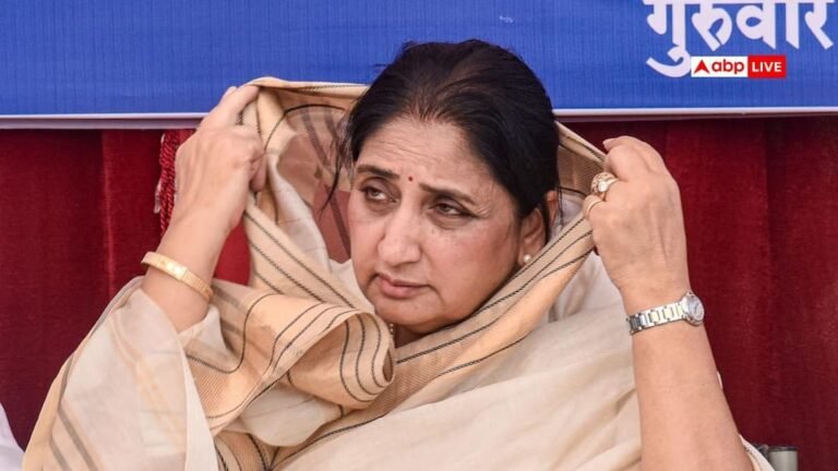 Stir before Baramati by-election, Sunetra Pawar leaves for Delhi, possible meeting with big Congress leader