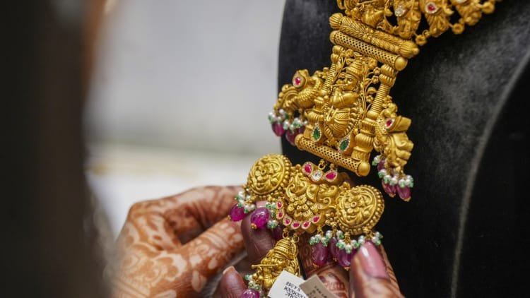 Gold Silver Price: Bullion market frightened by Trump’s threat on Iran; Silver breaks by Rs 2000, gold’s shine fades – Gold Silver Price Today Sone Chandi Ka Bhav Silver Price Drop Donald Trump Strait Of Hormuz Crude Oil