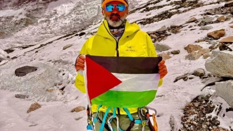 Mountaineer climbs Everest for Palestinian children | Gaza