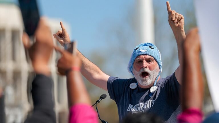 WATCH: Celebrity chef blasts Trump for changing the ‘rules’ at Supreme Court protest