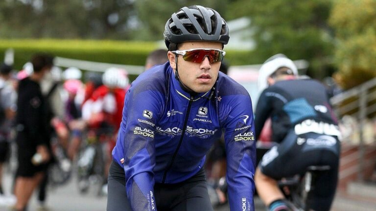 New Zealand cyclist Kiaan Watts suspended for punching opponent during race