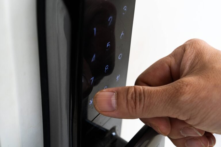 Server-room lock was nothing but a crock • The Register